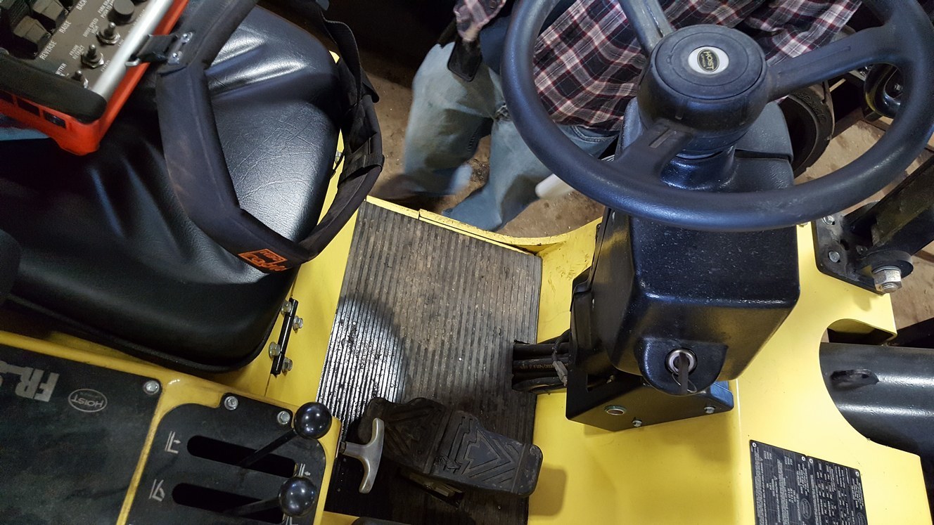25,000lb. to 35,000lb. Capacity Hoist Forklift For Sale