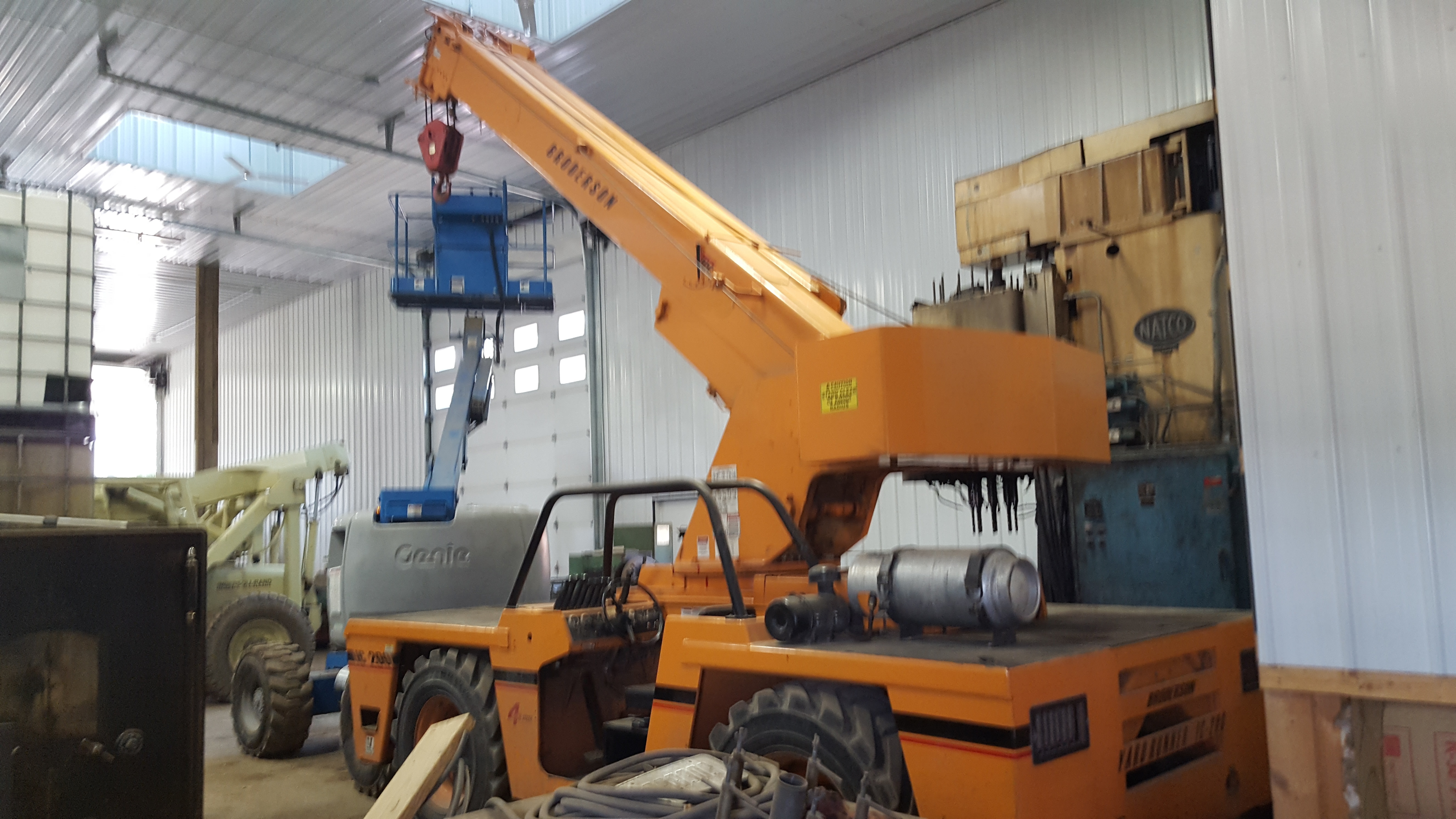 15 Ton Capacity Broderson Carry-Deck Crane For Sale 15tBrodersonIC200Crane