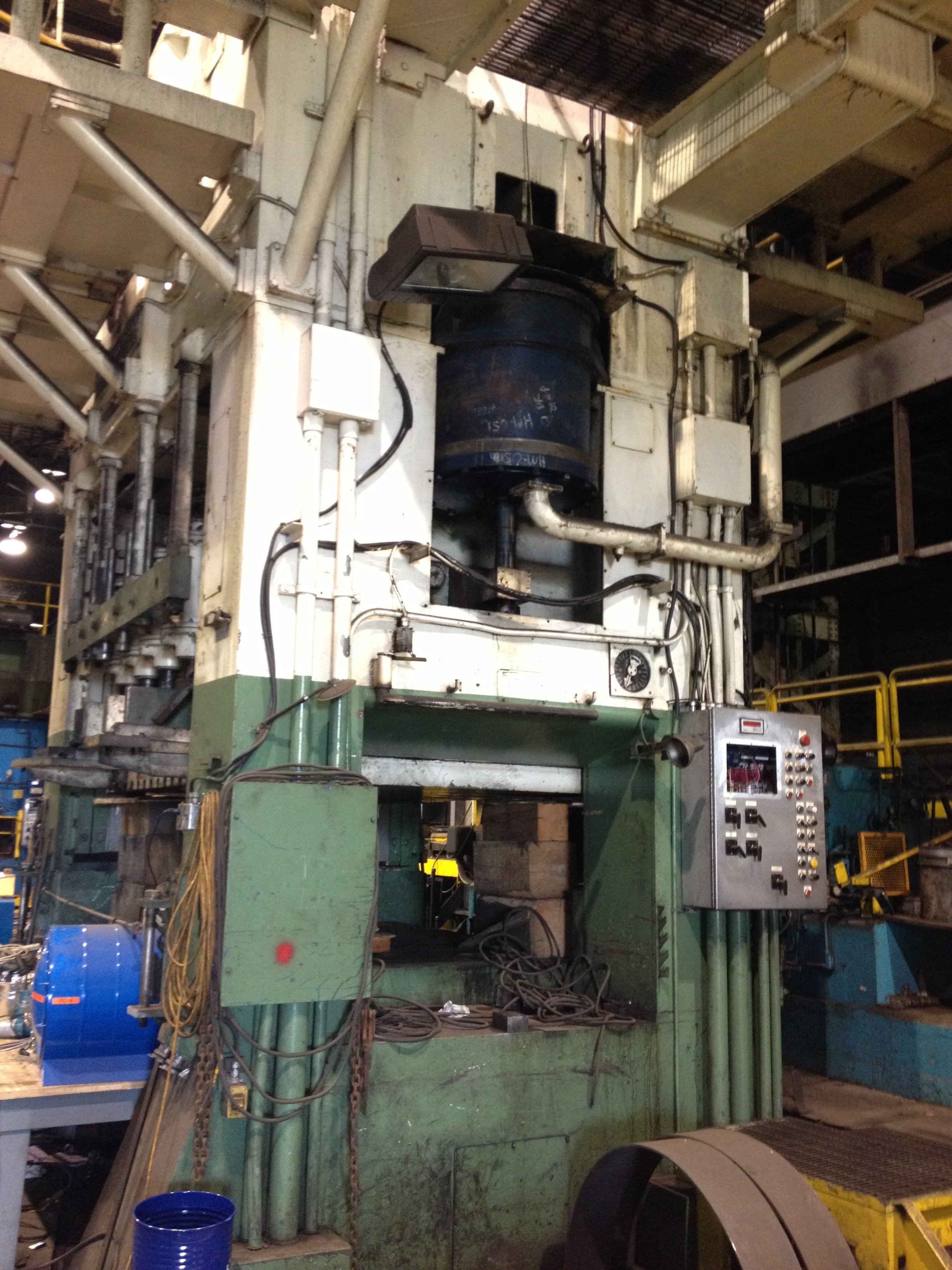 1,200 Ton Capacity USI Clearing Straight Side Press For Sale