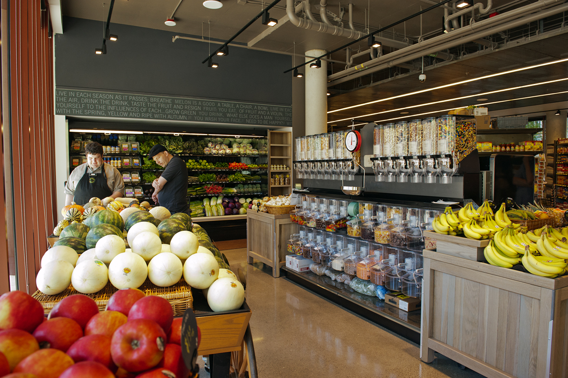 Groceries and more District Market opens in Alder Hall UW News