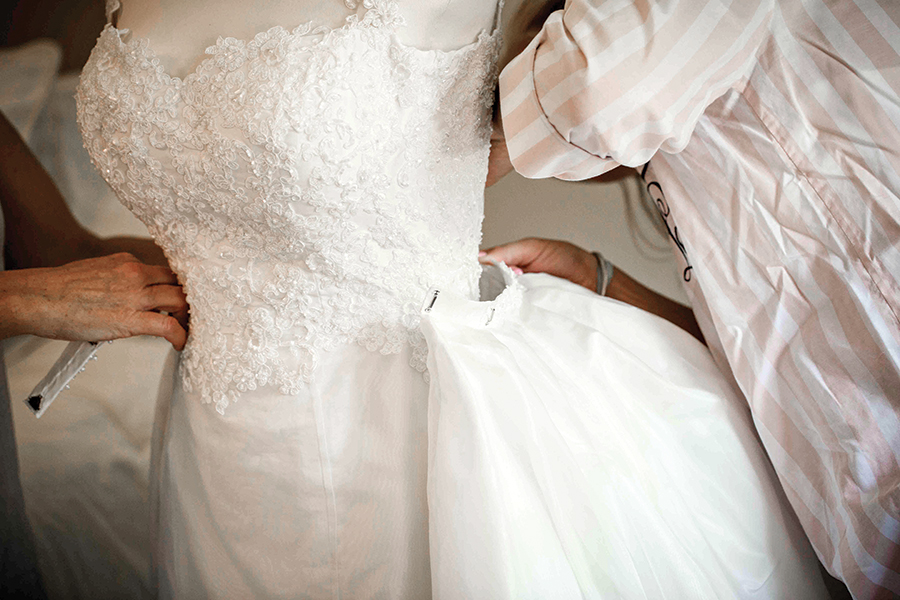 Mom Refuses to Let Size 14 Daughter Borrow Her Size 4 Wedding Dress: 'She  Is Much Bigger Than Me