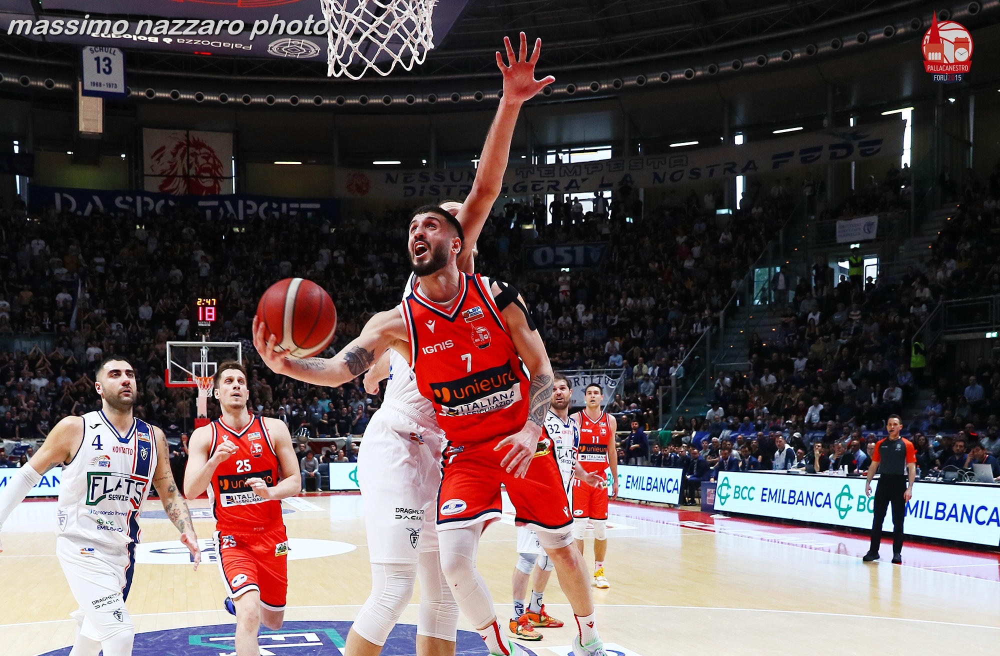 Basket Fortitudo-Forli Valentini in entrata