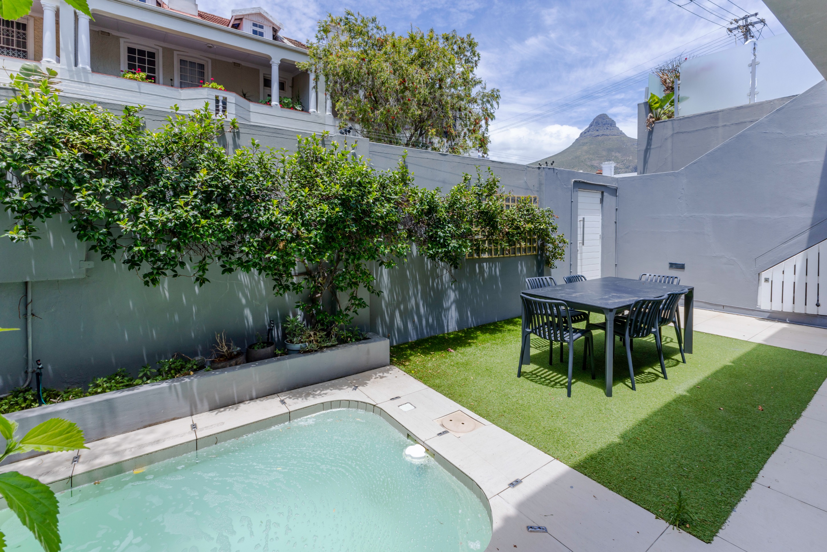 Sea Point Simplicity