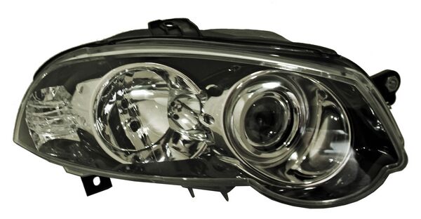 Faro Ram 700 2015 2016 2017 2018 2019 2020/ Fiat Palio/ Strada 2008 2009 2010 2011 2012 2013 2014/ Albea 2009 2010 2011 Fondo Negro DERECHO (LADO COPILOTO) código 20-C341-B5-6B