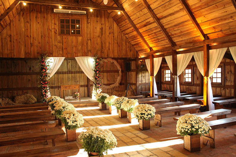 Want to Start a Wedding Chapel? Advice From Professional Officiants