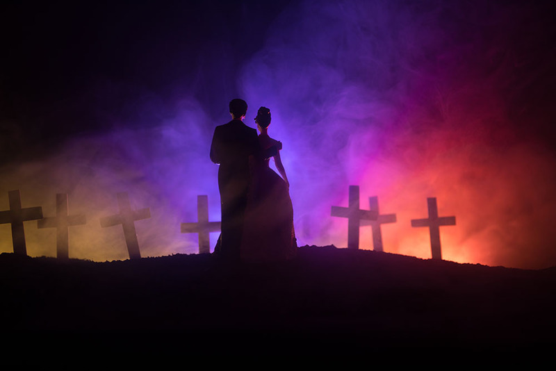 Halloween Themed Wedding Vows for a Fun, Spooky, & Seasonal Ceremony