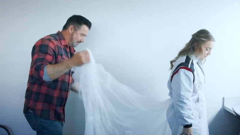 Bride prepares before the wedding 