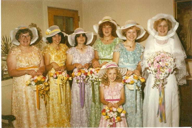 Vintage bridesmaid photo with matching dresses