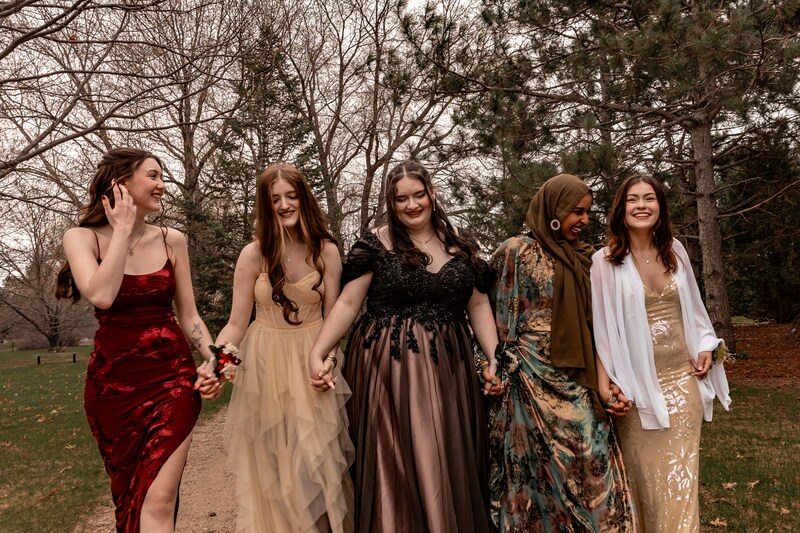 alternative wedding dresses brides and bridesmaids in the woods