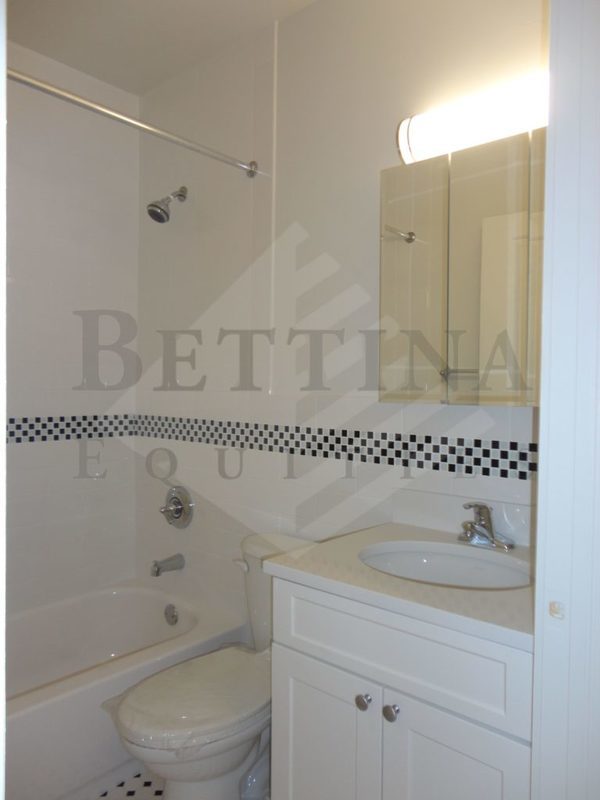 One Lincoln Plaza 20 W 64th St