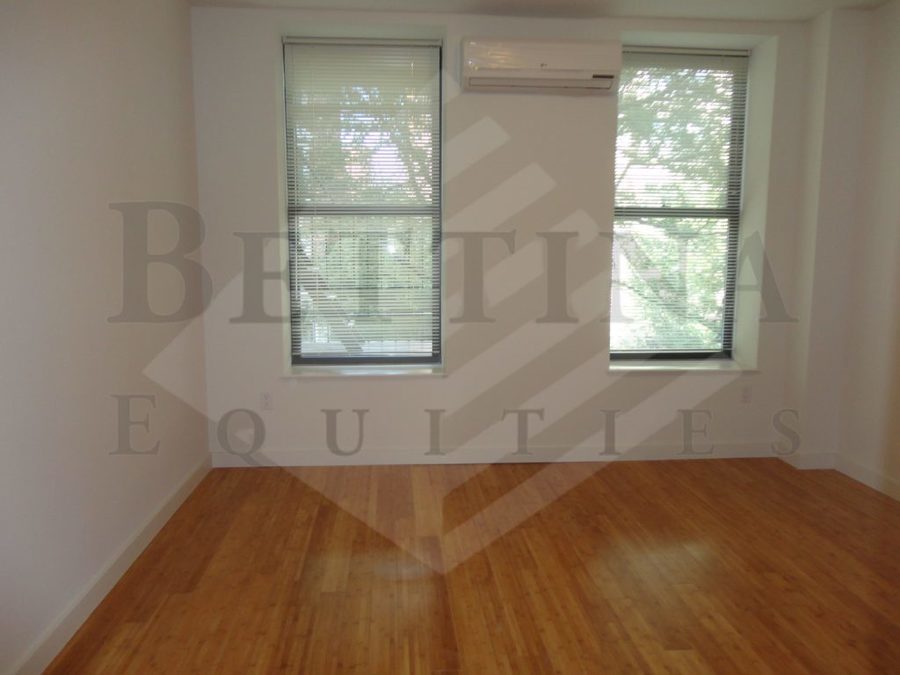 One Lincoln Plaza 20 W 64th St