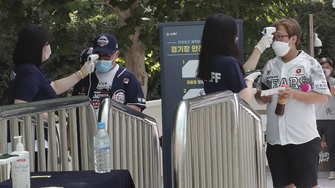 Baseball fans in South Korea back in stands amid COVID-19
