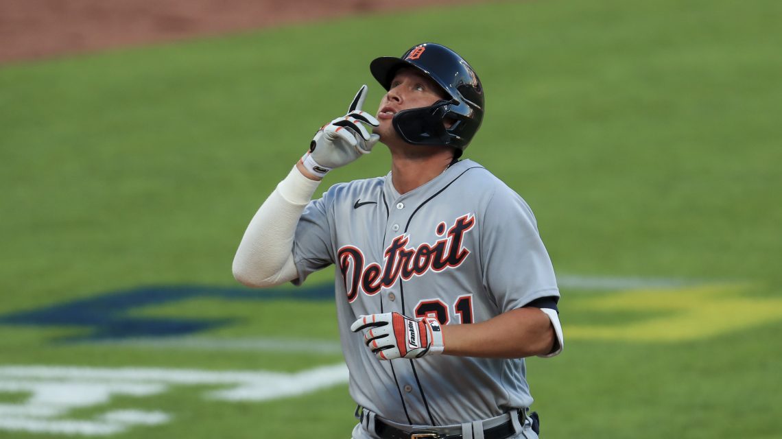 Tigers celebrate Cabrera milestones, rally 6-4 over Reds