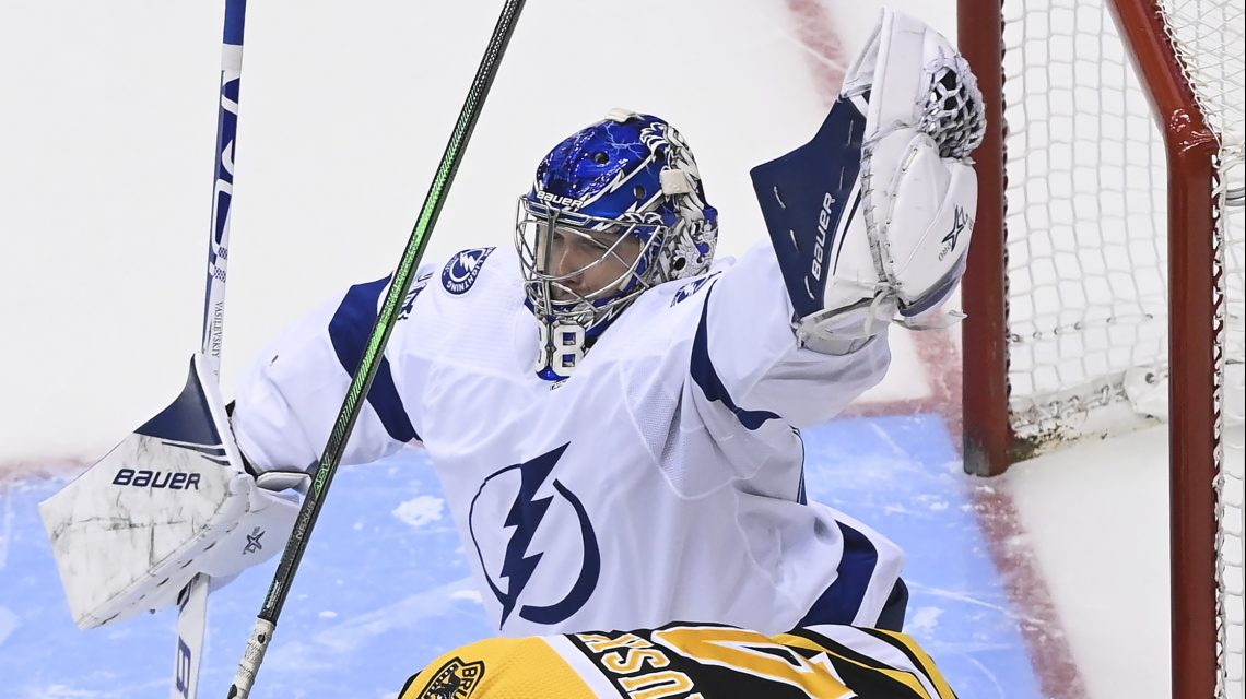 Lightning beat Bruins 3-2, improve to 2-0 in seeding round