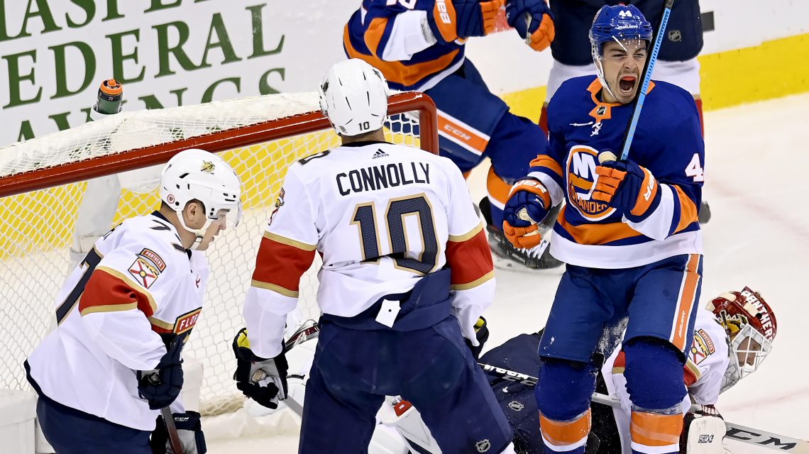 Varlamov stops 27 shots, Isles beat Panthers 2-1 in Game 1