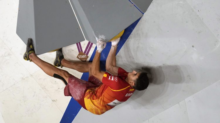 Spanish teenager Lopez wins 1st Olympic climbing gold