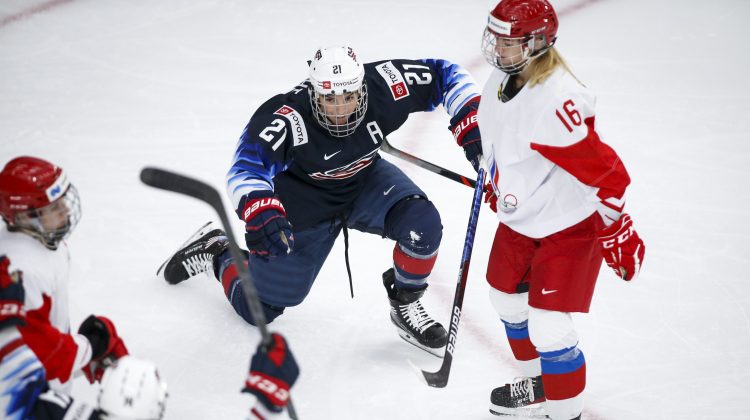 Knight sets women’s world hockey scoring record in US win