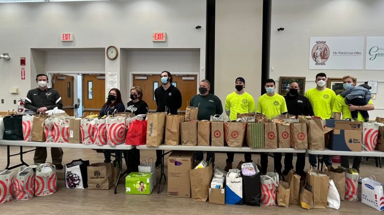 Former Shenendehowa athletes give back during Clifton Park’s donation efforts