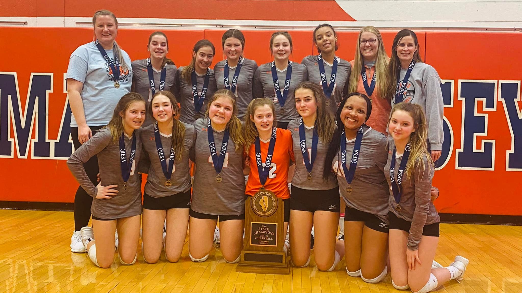 Evans Junior High wins 8th grade Class 4A IESA state volleyball