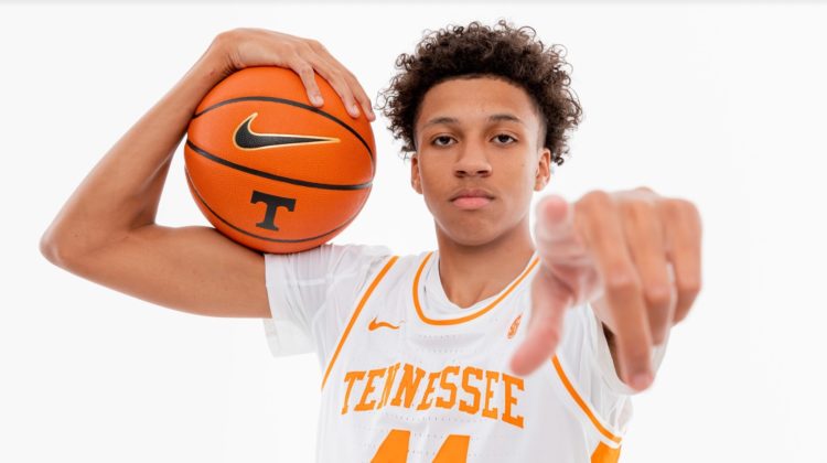 Cameron Carr overcomes injury, signs with Tennessee