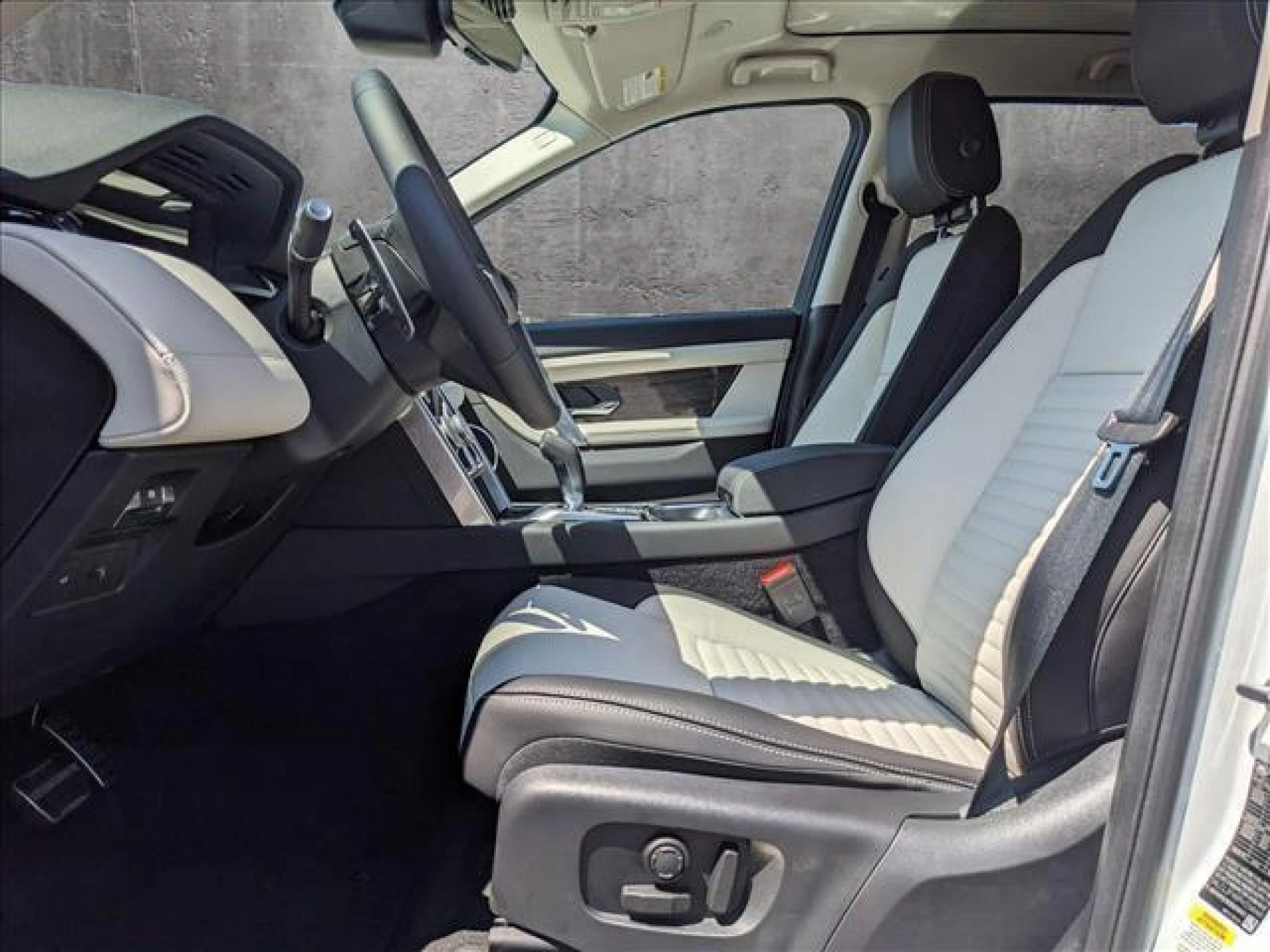 2023 Land Rover Discovery Sport SE R-Dynamic