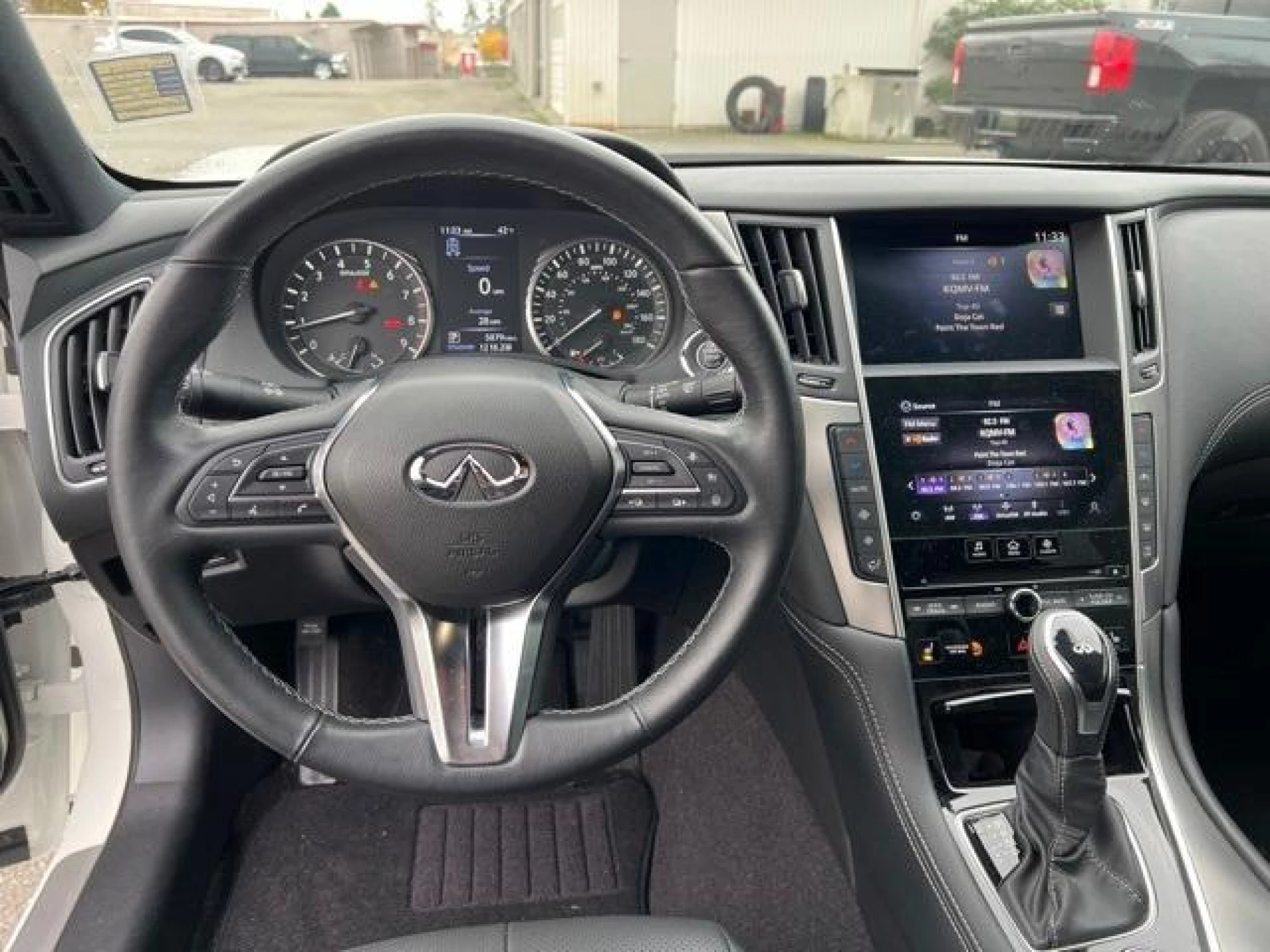 2022 INFINITI Q60 LUXE