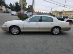 2005 Lincoln Town Car Signature Limited