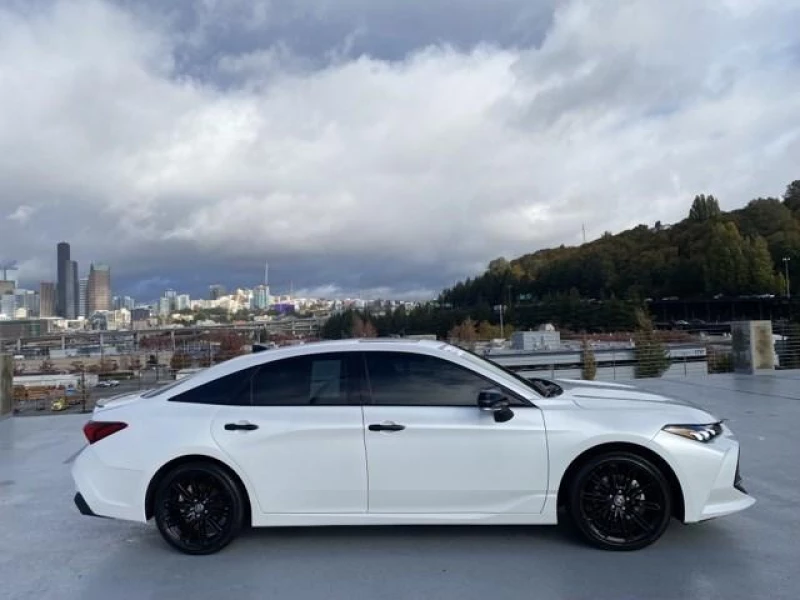 2022 Toyota Avalon Hybrid XSE Nights