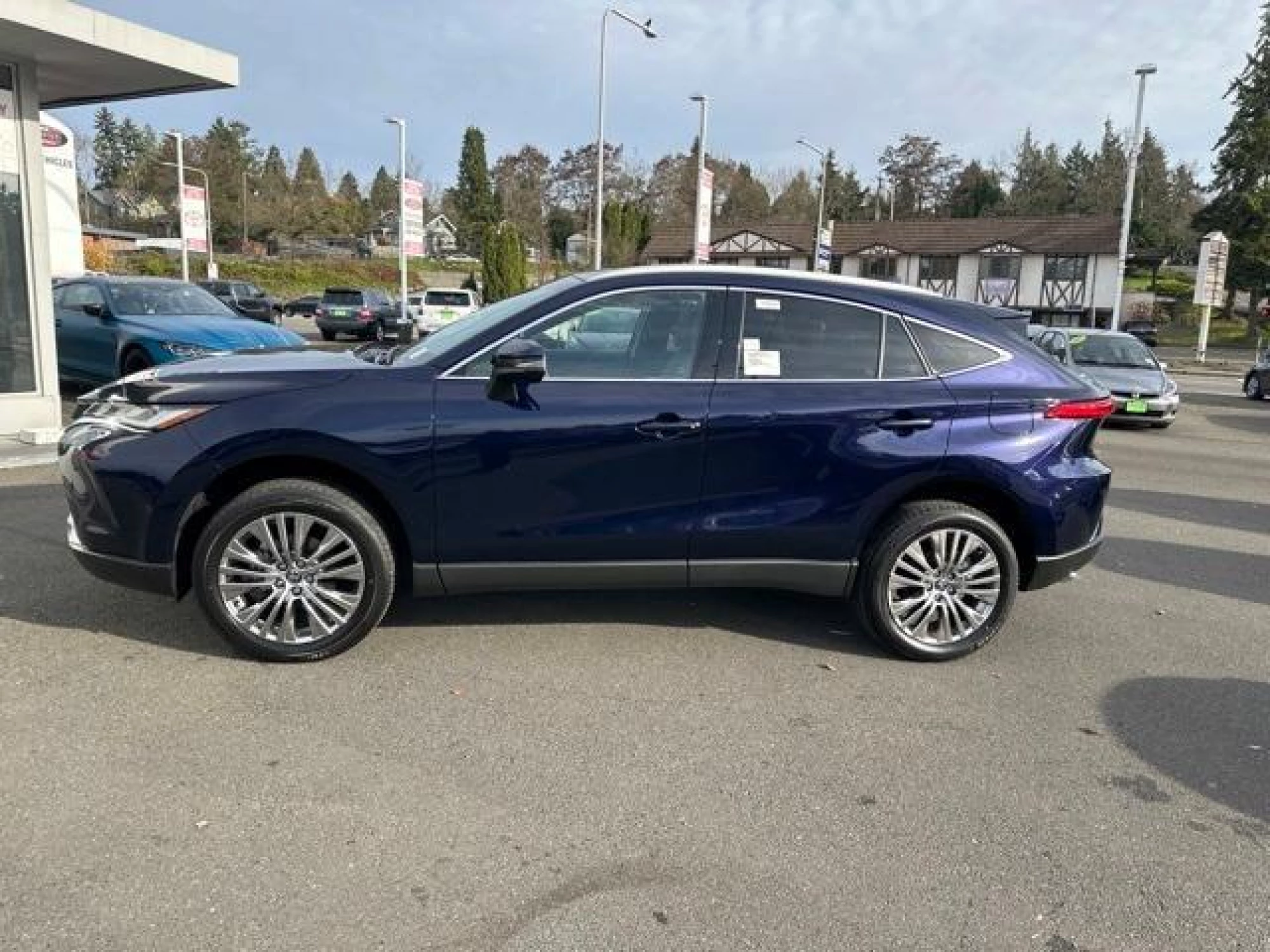 2023 Toyota Venza LE