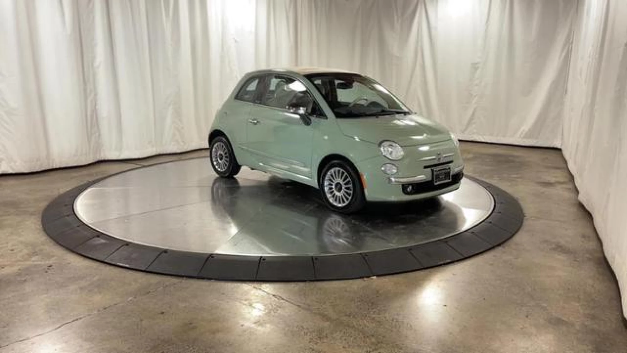 2013 FIAT 500C Lounge