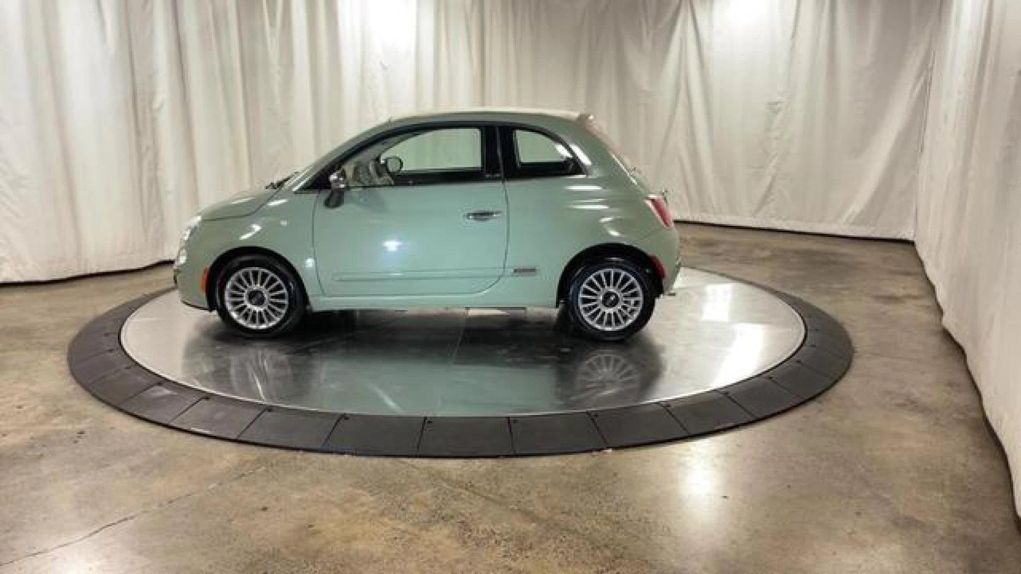 2013 FIAT 500C Lounge