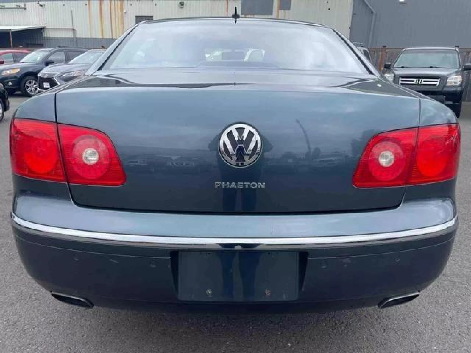 2004 Volkswagen Phaeton V8