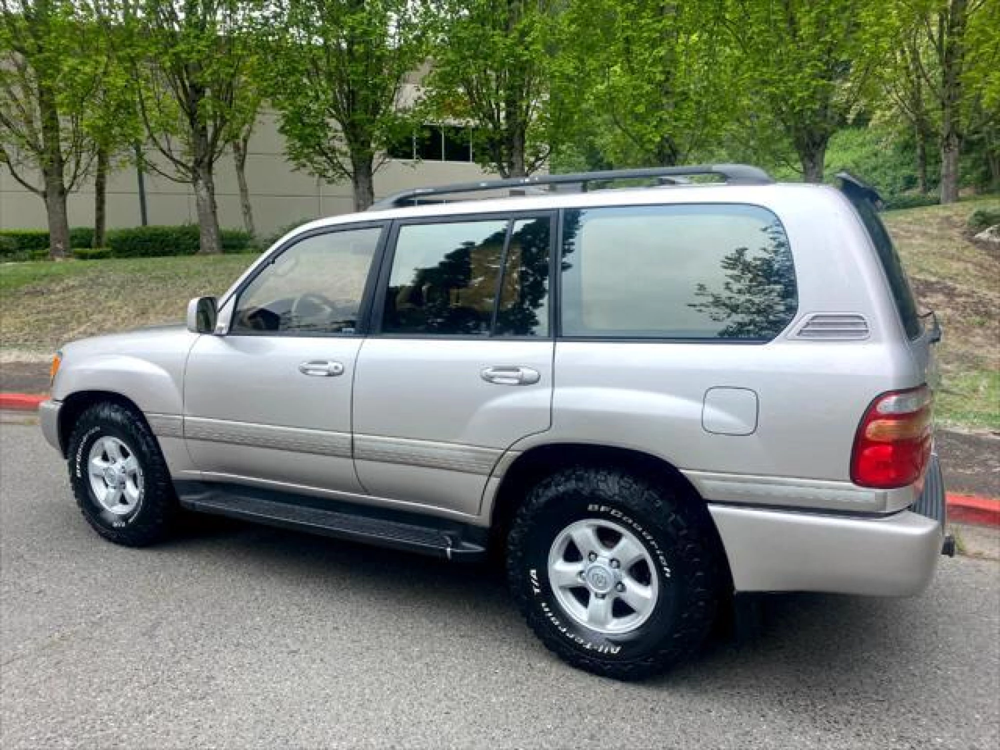 1999 Toyota Land Cruiser Base