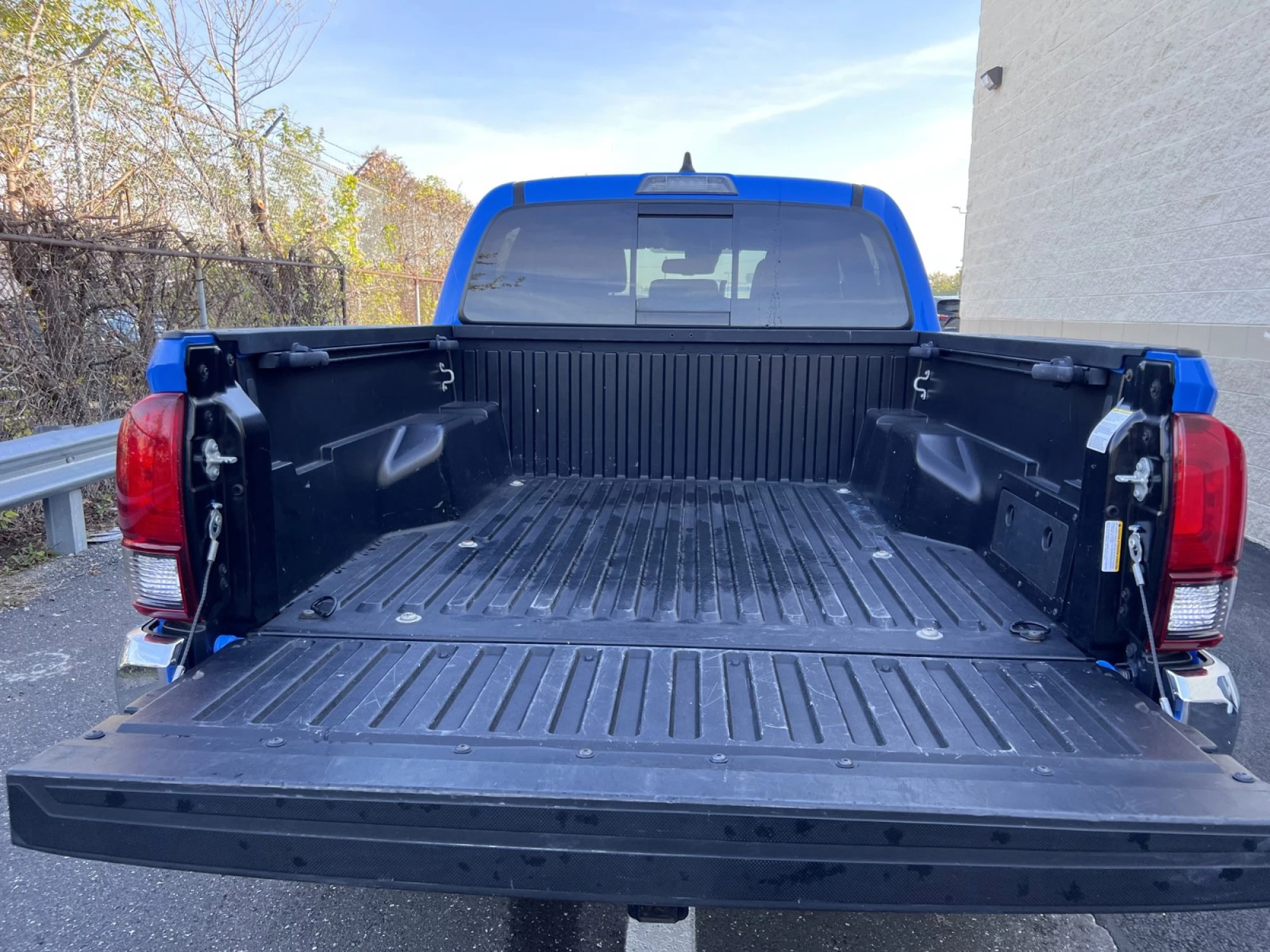 2021 Toyota Tacoma 4WD SR5 Double Cab 5' Bed V6 AT