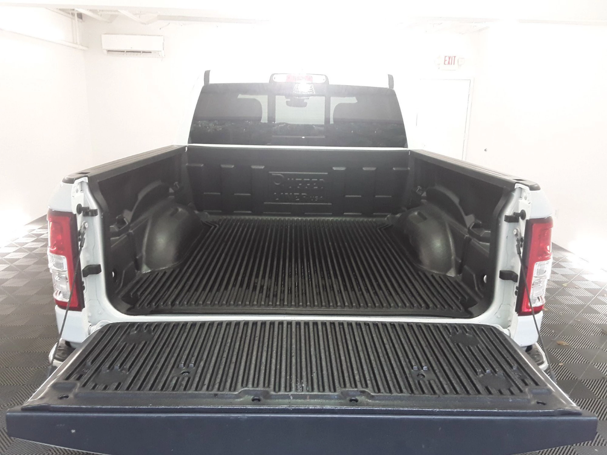 2021 RAM 1500 BIG Horn 4X4 Crew Cab 5'7" Box