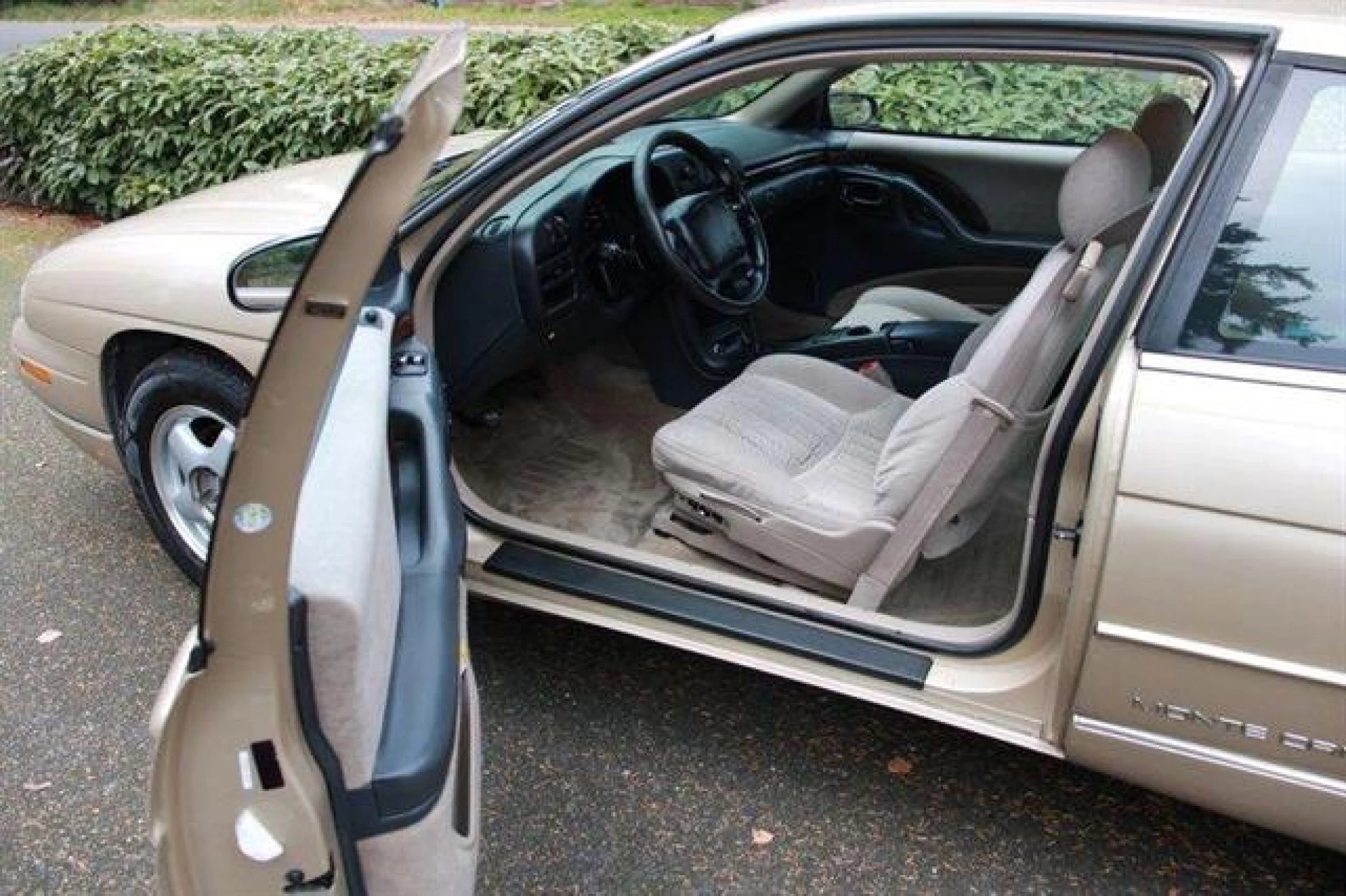1999 Chevrolet Monte Carlo LS