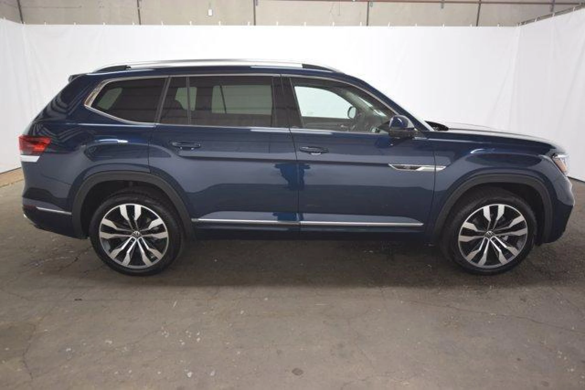 2023 Volkswagen Atlas 3.6L SEL Premium R-Line