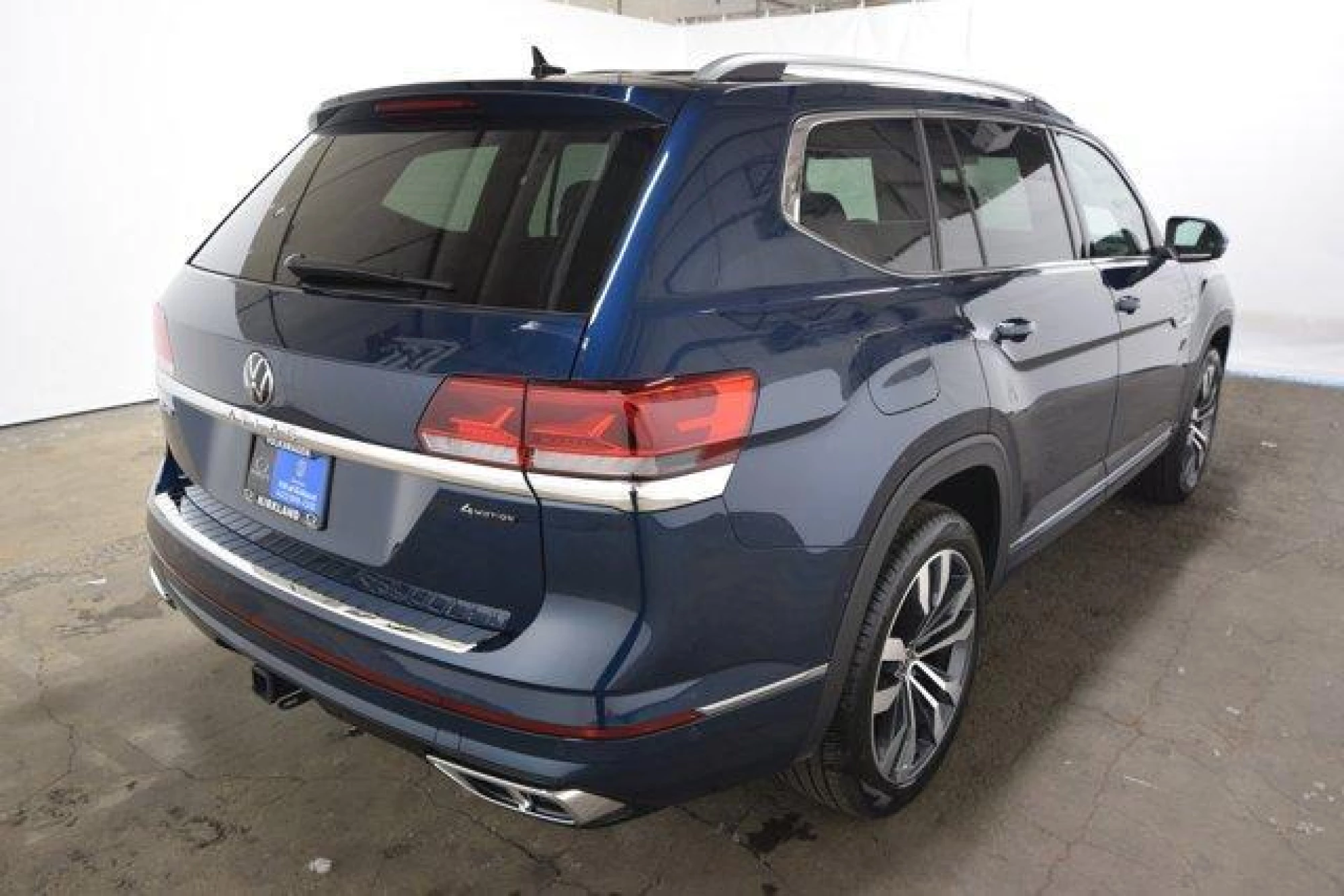 2023 Volkswagen Atlas 3.6L SEL Premium R-Line