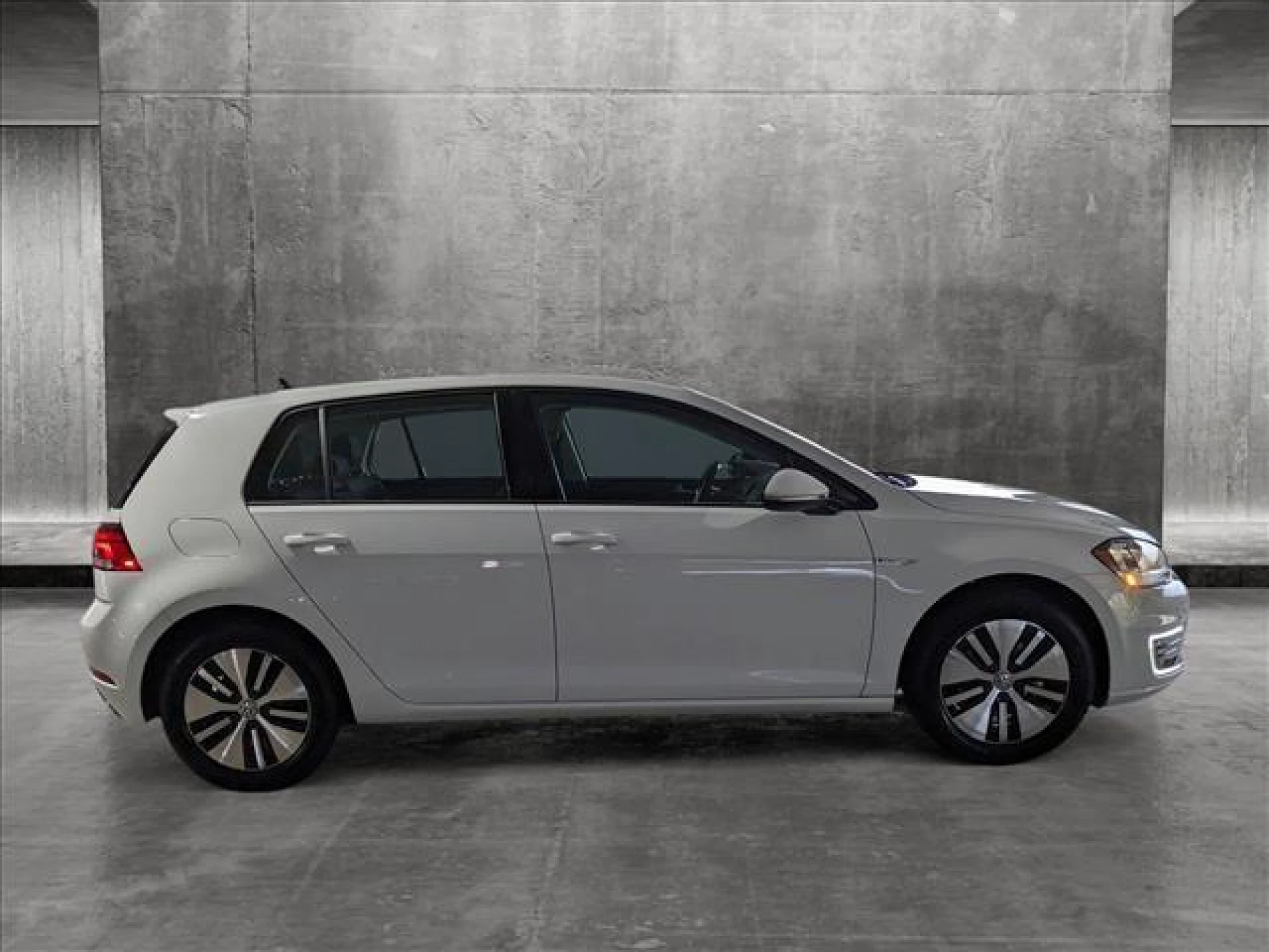2019 Volkswagen e-Golf SE