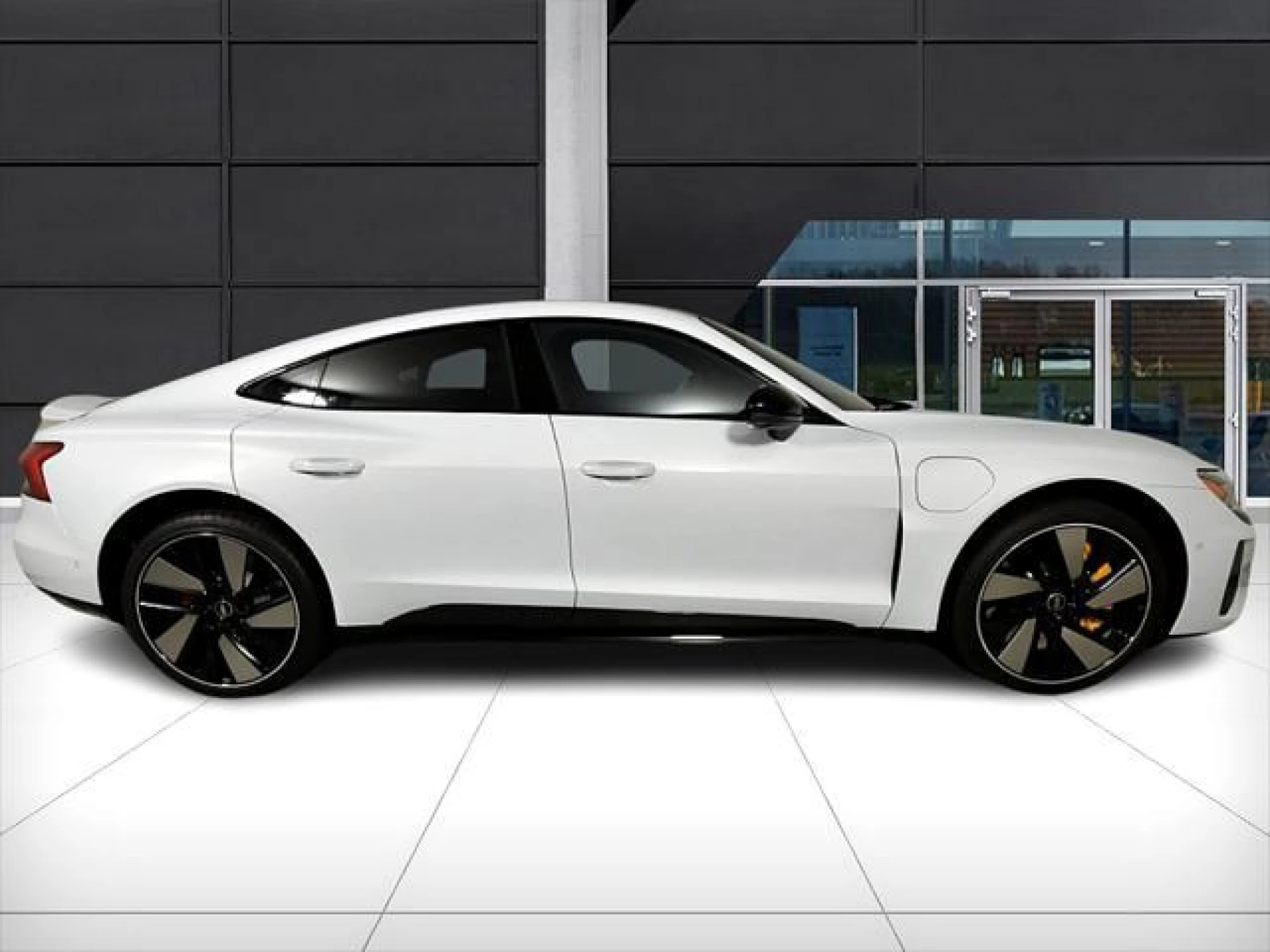2022 Audi RS e-tron GT Base