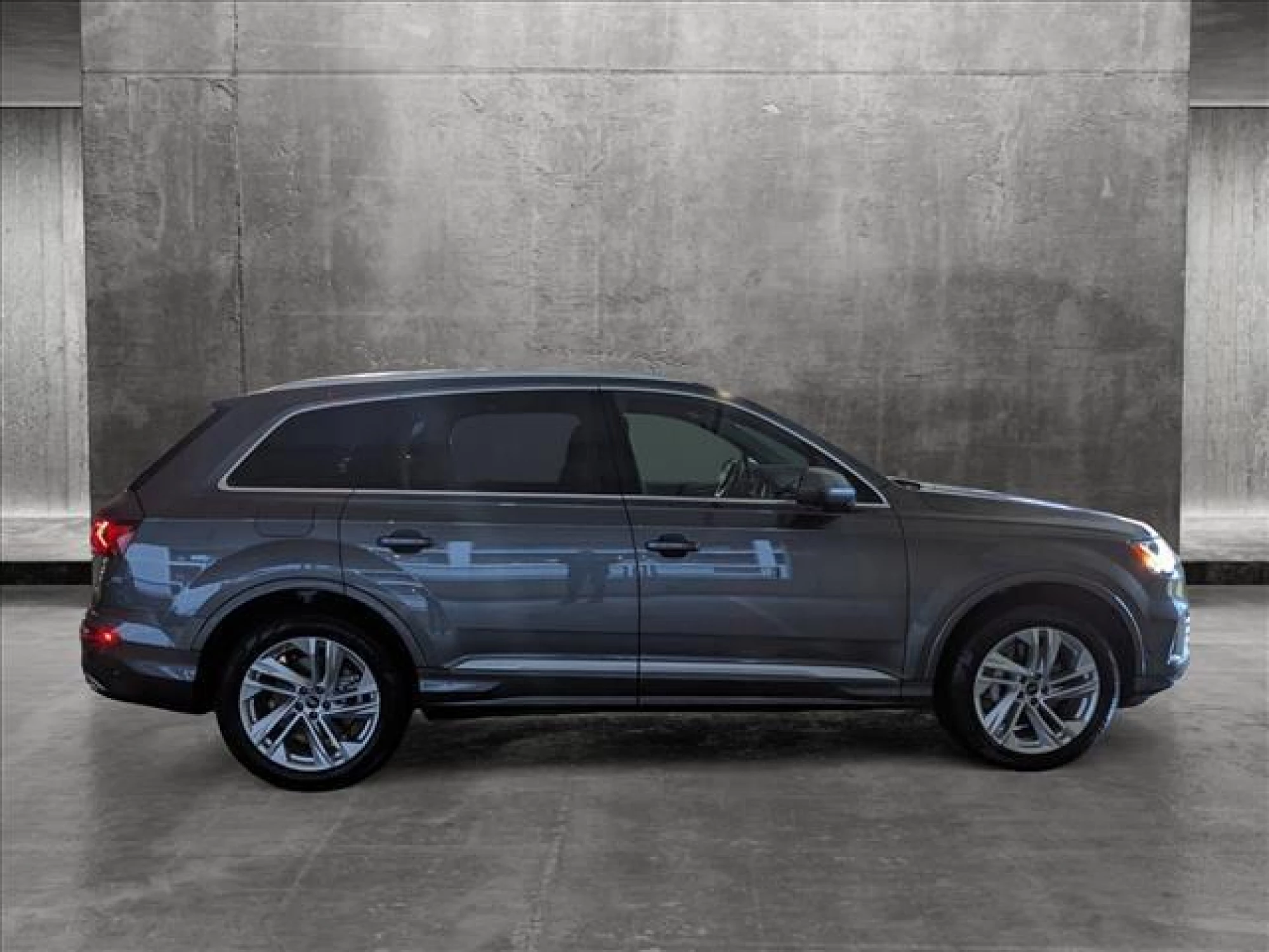 2023 Audi Q7 55 Premium Plus