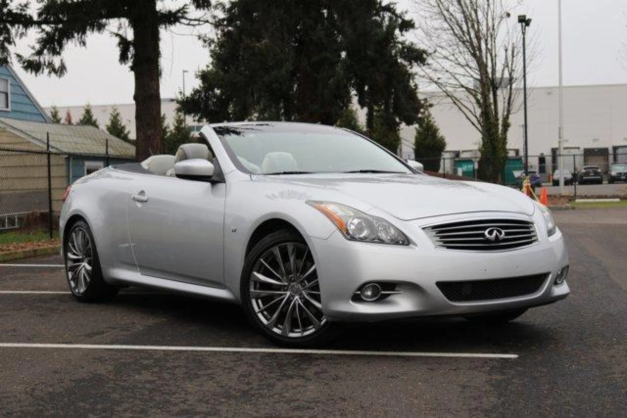 2014 INFINITI Q60 Base