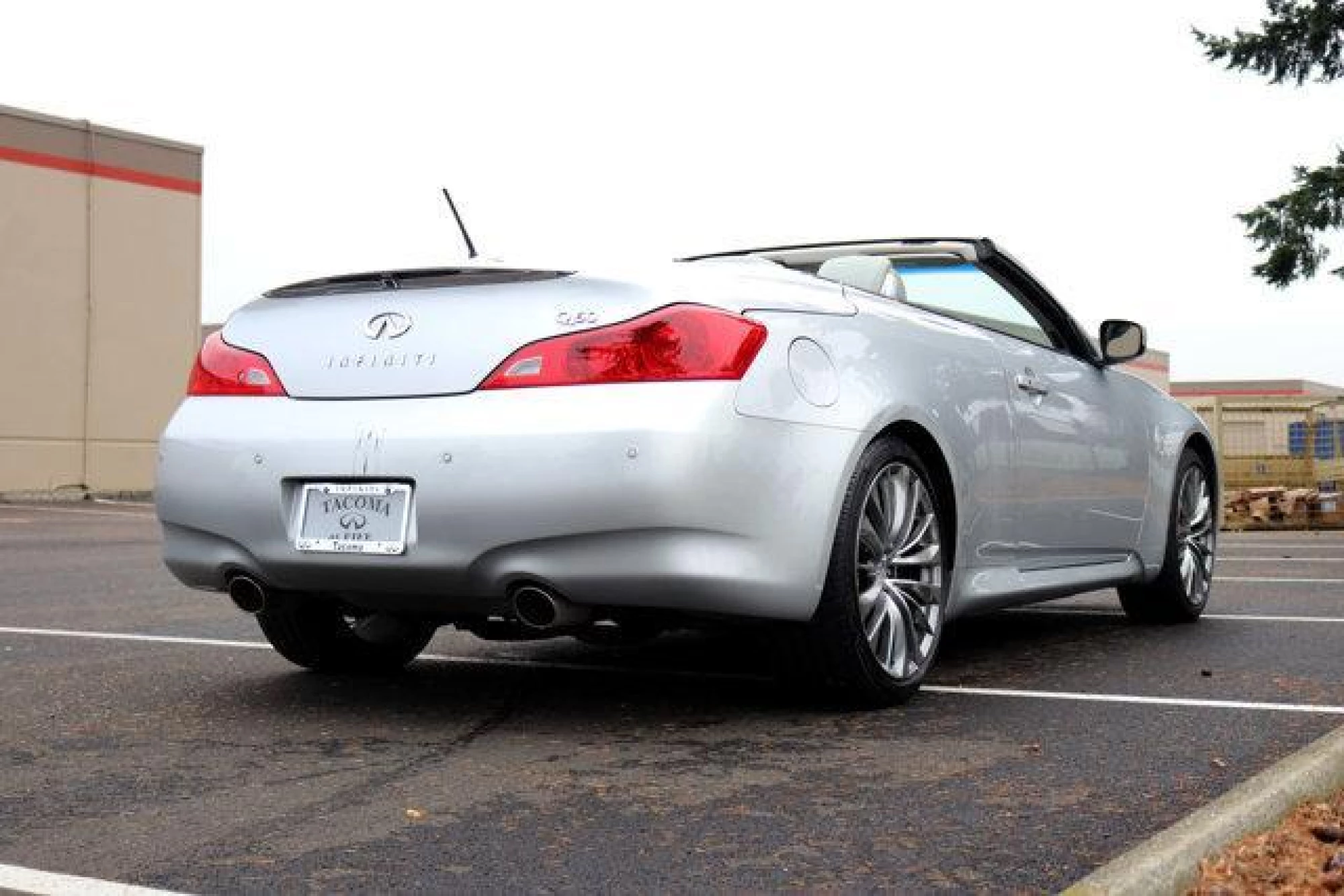 2014 INFINITI Q60 Base