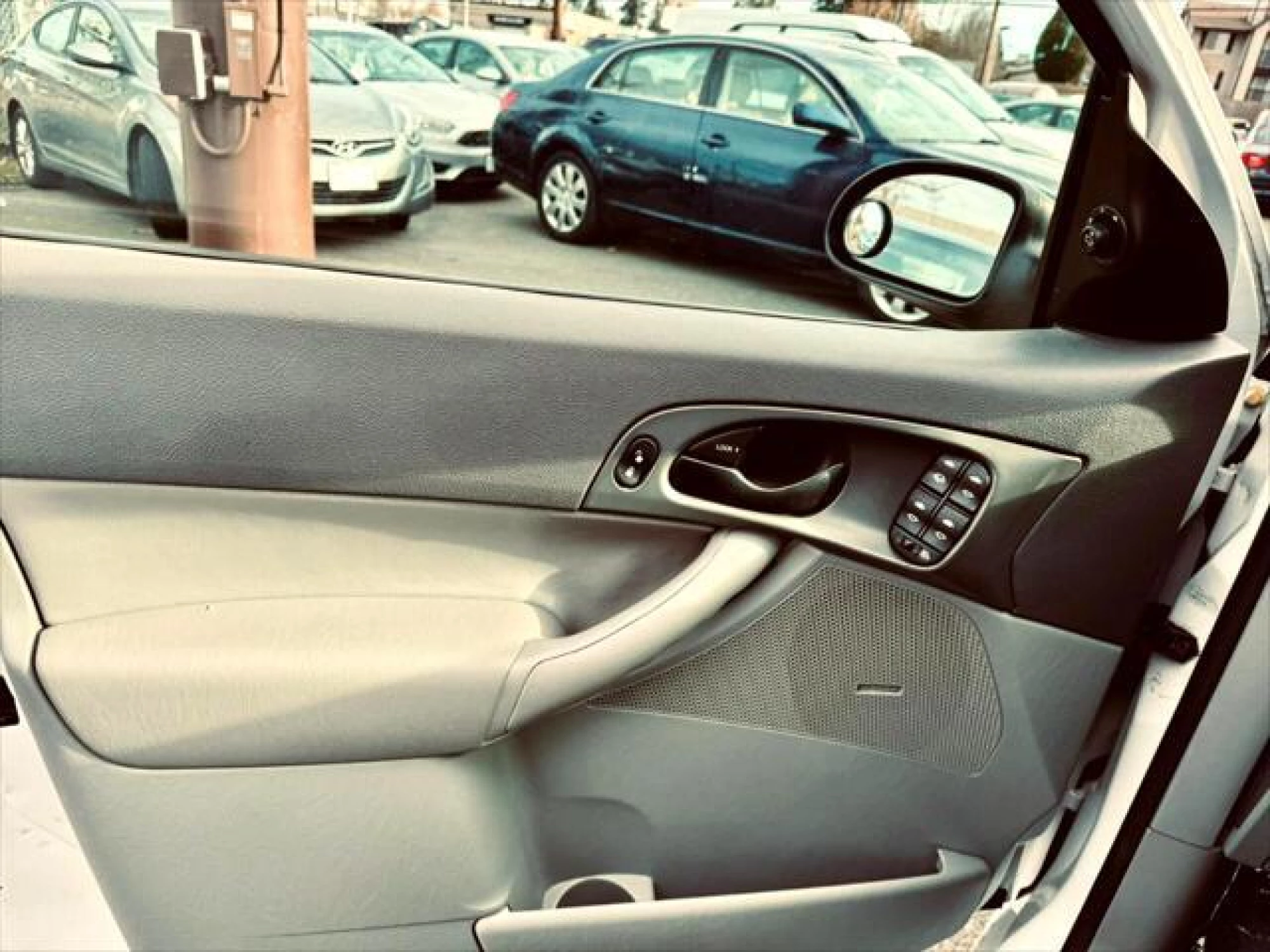 2005 Ford Focus ZX4 SES