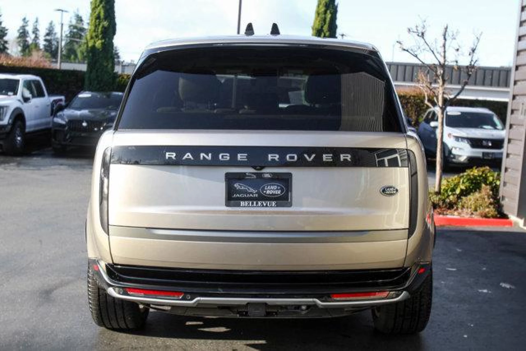 2023 Land Rover Range Rover SE