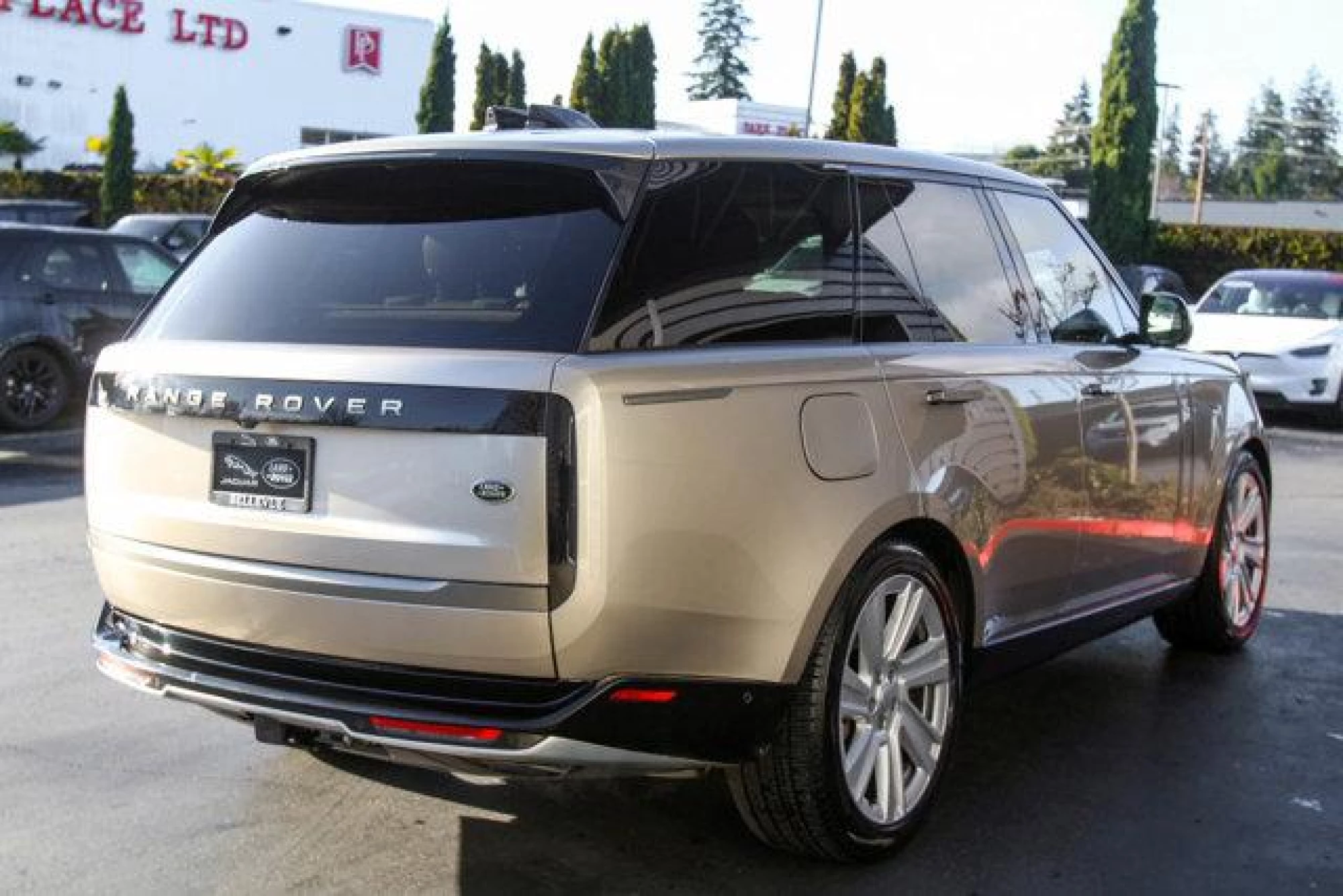 2023 Land Rover Range Rover SE