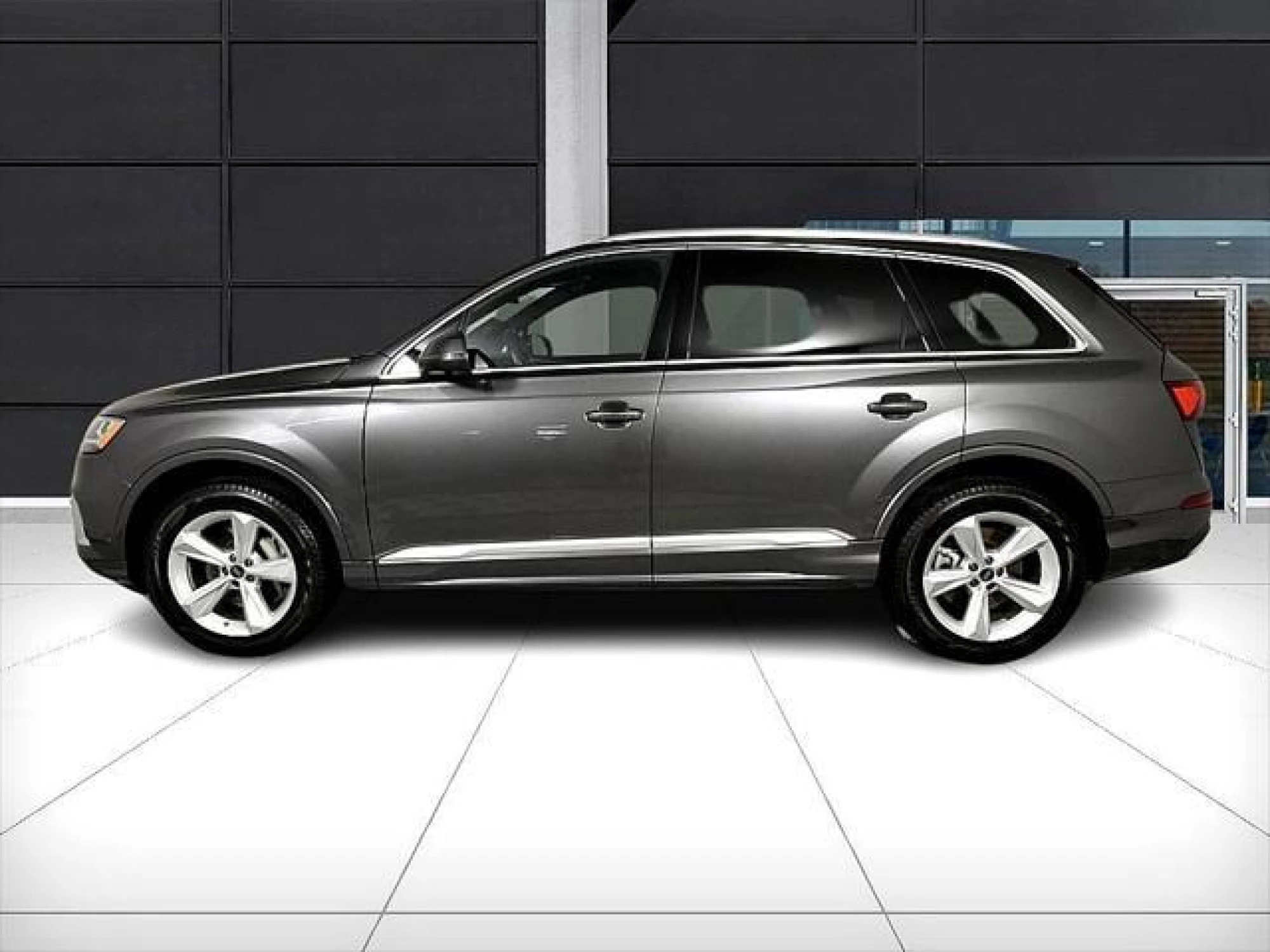 2023 Audi Q7 45 Premium Plus