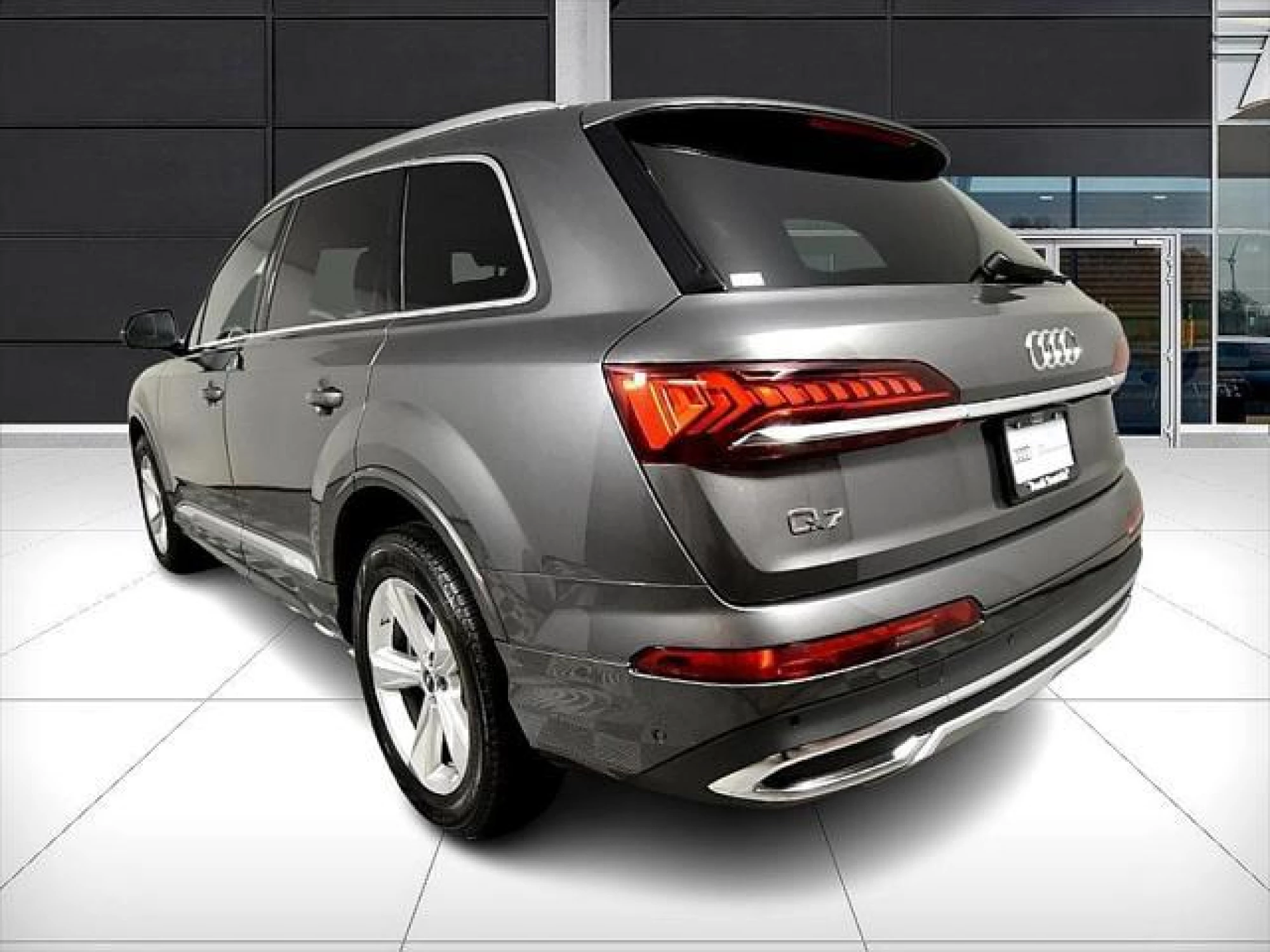 2023 Audi Q7 45 Premium Plus