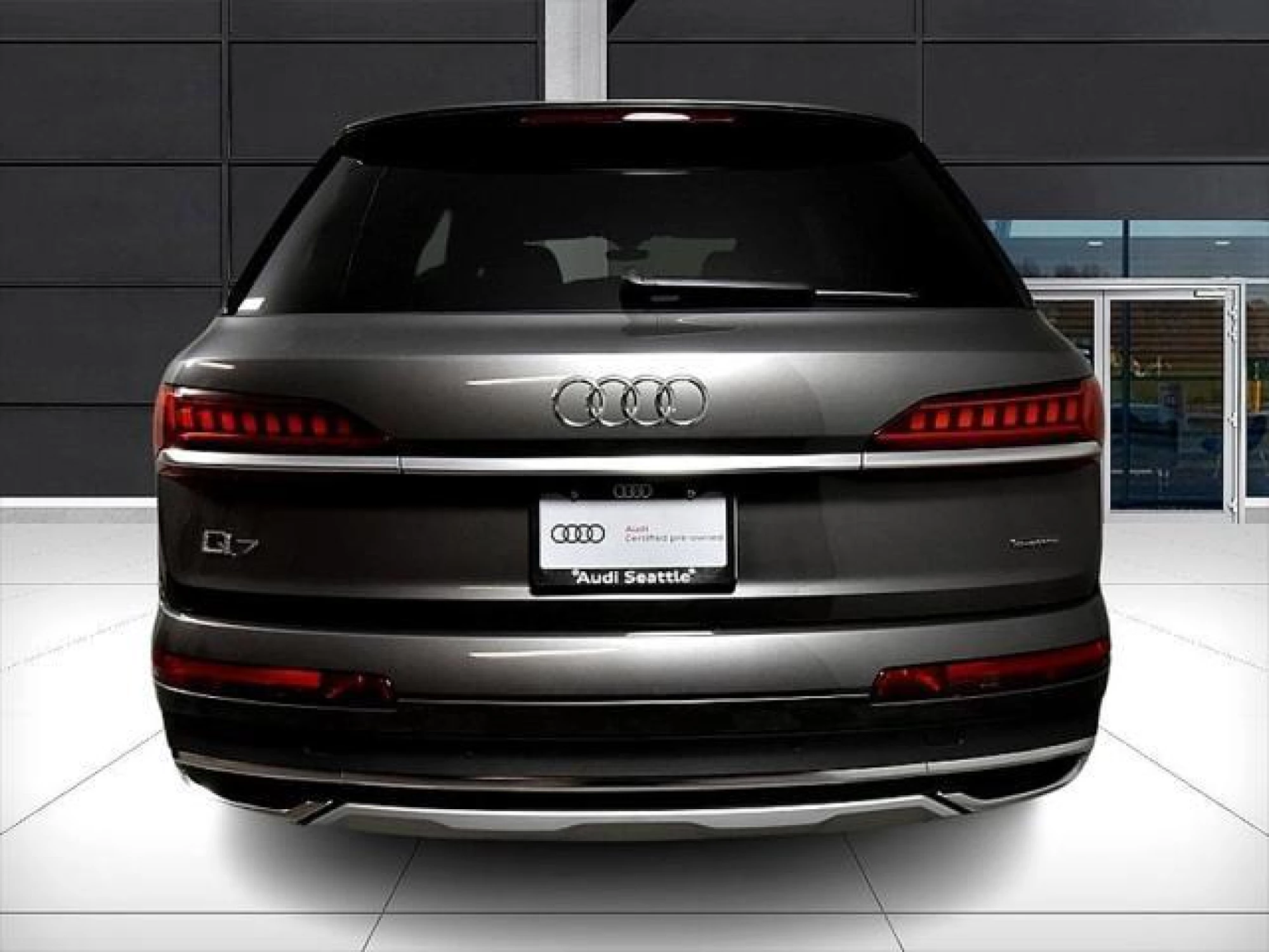 2023 Audi Q7 45 Premium Plus