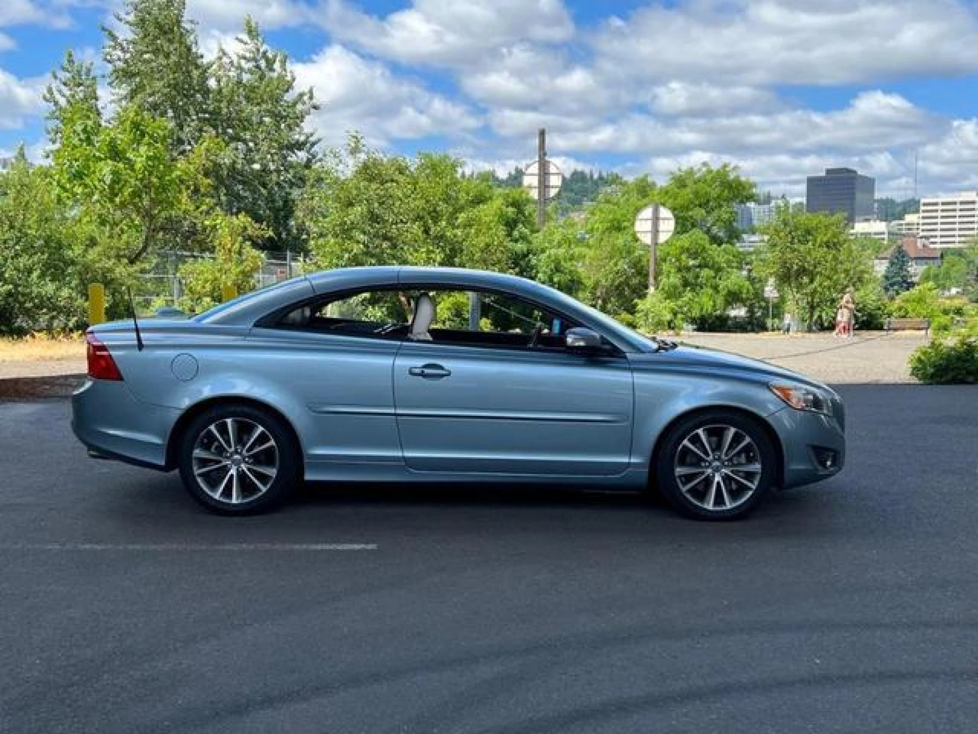 2013 Volvo C70 T5